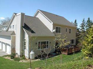6 Aberdeen Ct, East Lyme, CT 06333