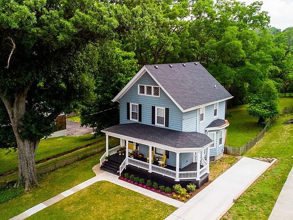 2nd image of 2611 Cypress Way
