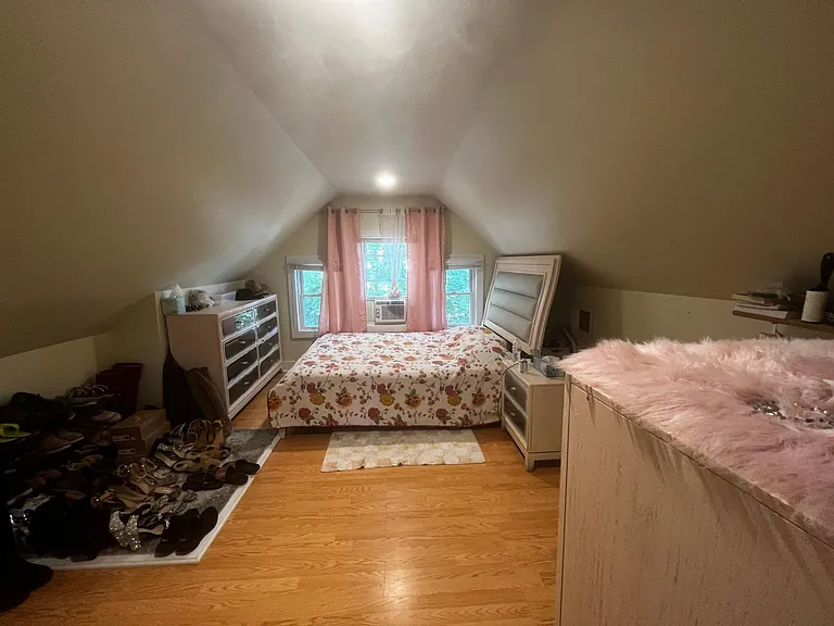 35 Manitou Ave #3 — Photo 5