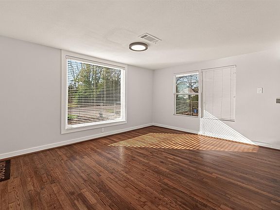 2nd image of 754 Prosper St