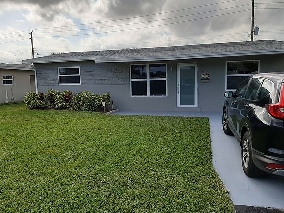 3rd image of 4701 NE 2nd Ave