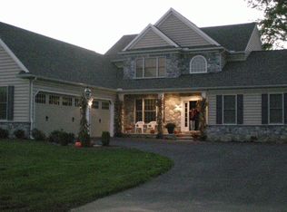 404 Longmeadow St, Mechanicsburg, PA 17055