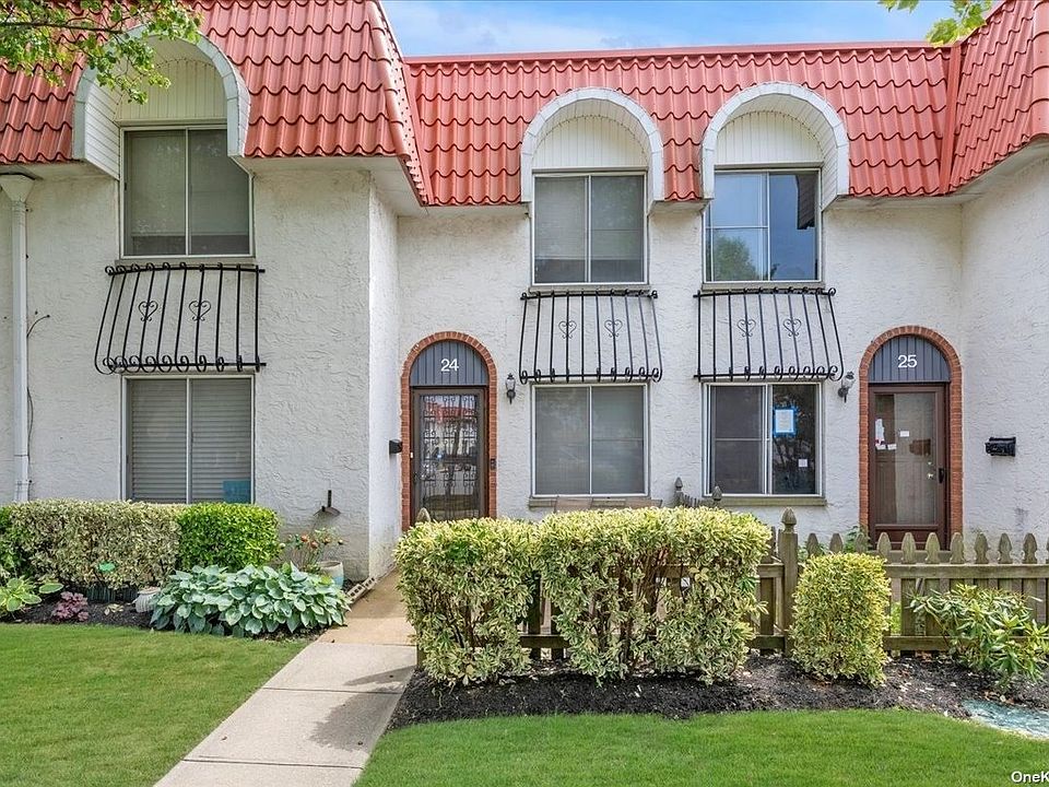 1st image of 24 Alhambra Dr #24