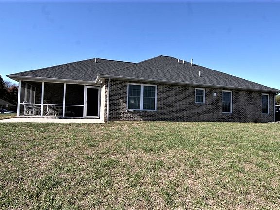 4th image of 626 Keusch Ln