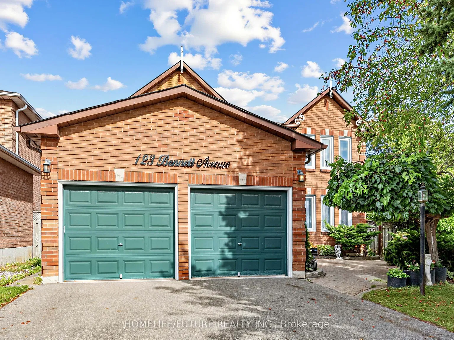 3 bed, $2,300 — Photo 2