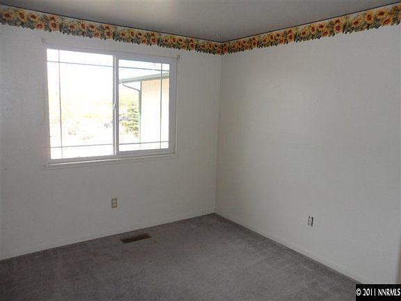 4th image of 1375 Langley Dr