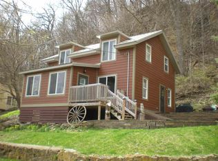 1732 468th Ave, Clinton, IA 52732