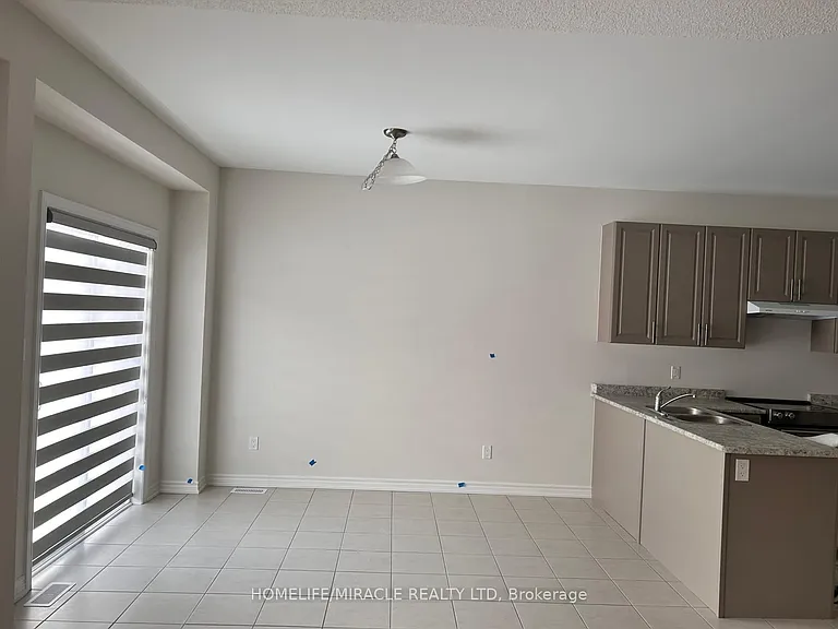 239 Palace St — Photo 14