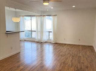 3828 N 32nd St UNIT 214, Phoenix, AZ 85018