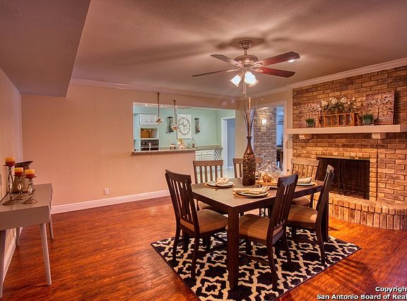 3rd image of 2110 Peach Blossom St
