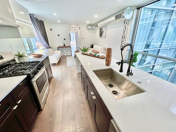 4th image of 1235 N Franklin St #14-O