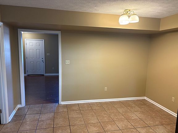4th image of 1021 Brandy Ln #9