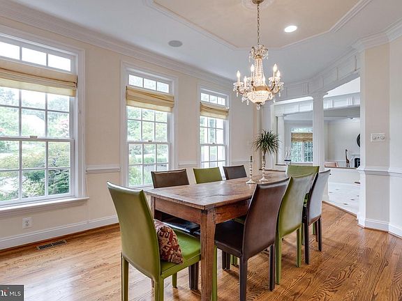 4th image of 2605 Geneva Hill Ct