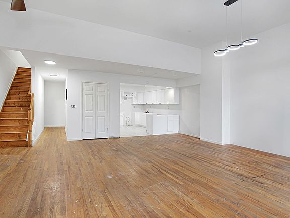 5th image of 102 Clifton Pl APT 3D