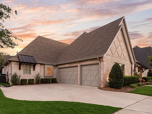 3rd image of 704 Winding Ridge Trl