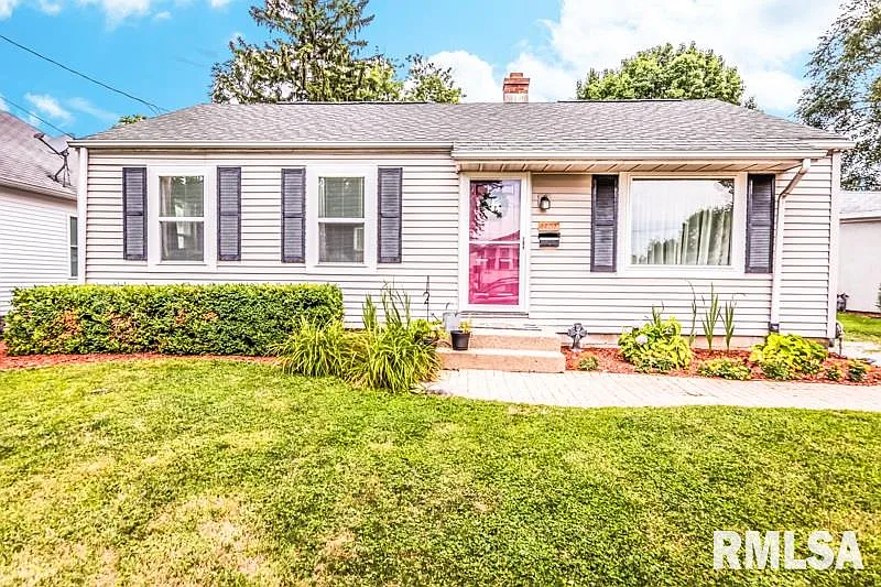 1407 E Wilson Ave photo 1