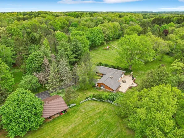 W337S5026 Chipmunk LANE, Dousman, WI 53118