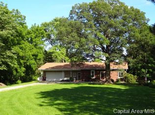 21606 Indian Point Ave, Petersburg, IL 62675