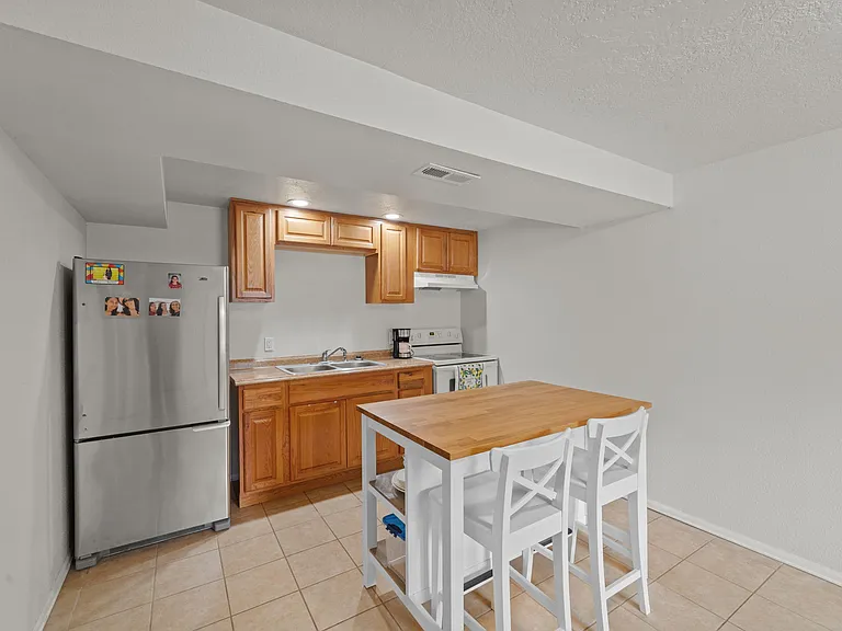 2352 N Circle Dr #B — Photo 4
