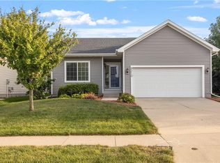 9310 Red Sunset Dr, West Des Moines, IA 50266