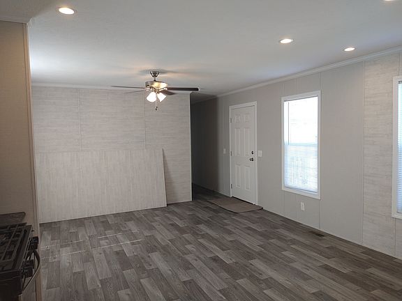 4th image of 140 Wilson Ct #140
