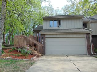 7120 Hickory Ln, Urbandale, IA 50322