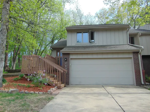 7120 Hickory Ln, Urbandale, IA 50322