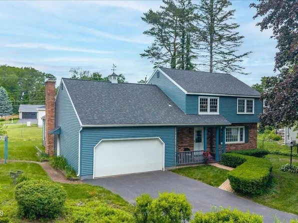 62 Pheasant Ridge Drive, Loudonville, NY 12211