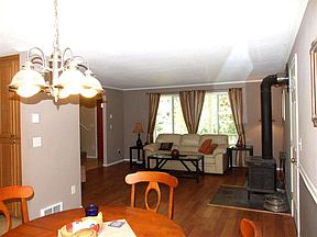 5th image of 255 Carrie St