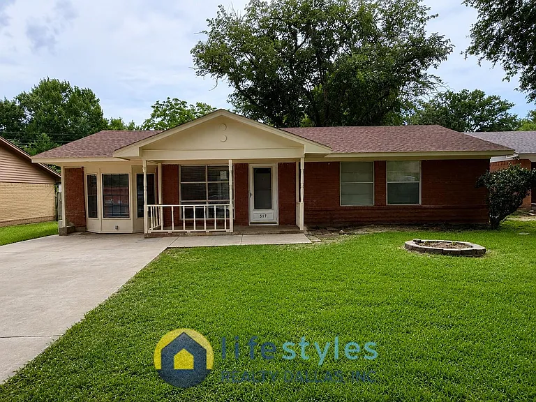 517 Cherry Ln — Photo 1