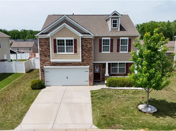 153 Lake Grove Rd, Simpsonville, SC 29681