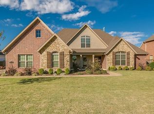 2701 W Murfield Dr, Rogers, AR 72758