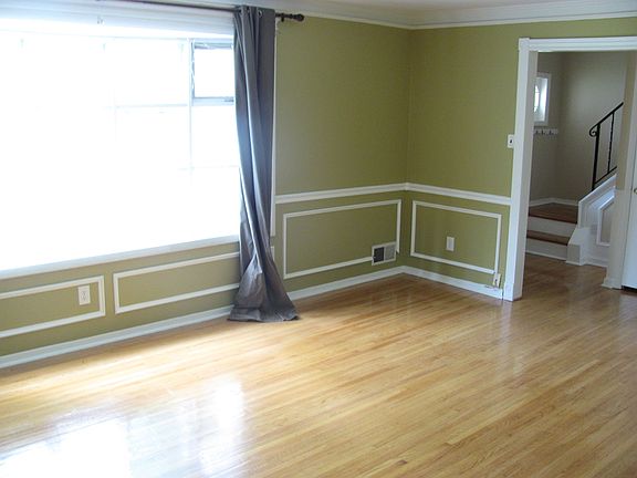 3rd image of 13622 Smallwood Ct
