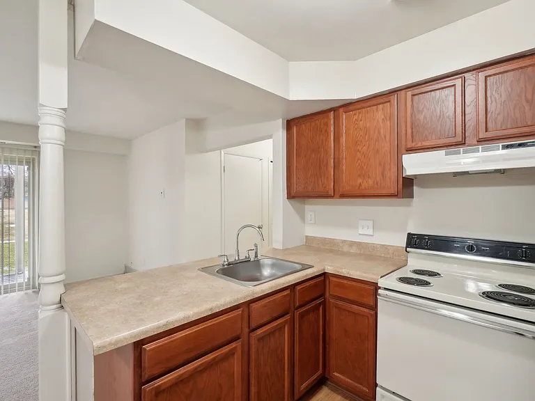 Orleans Place Apartments — Photo 13