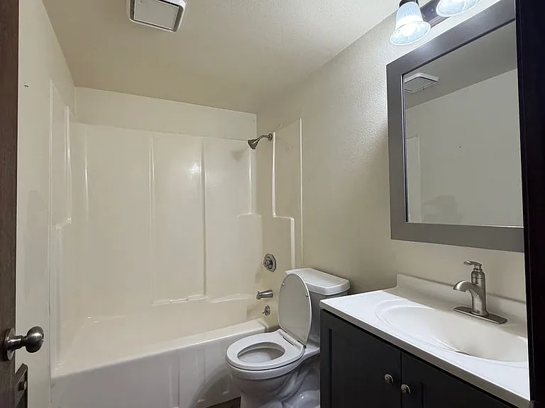 515 E Park Ave — Photo 8