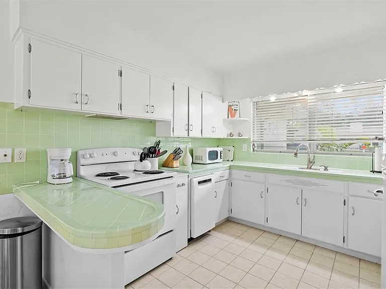2473 Davis Blvd — Photo 18