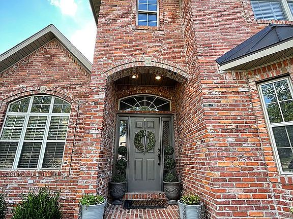 3rd image of 1837 N Trillium Ln