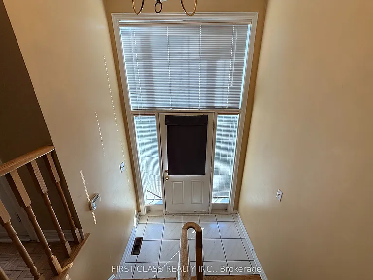 5323 Red Brush Dr #UPPER — Photo 2