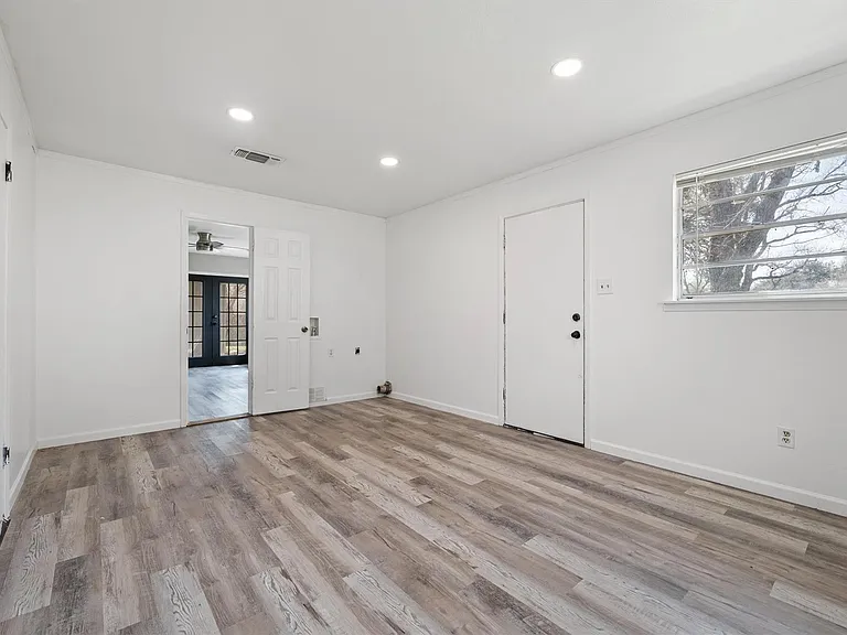 1106 Hackberry Dr — Photo 18