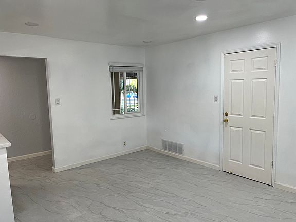 4th image of 546 Ella Dr