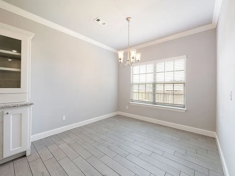 2250 N Inglewood St — Photo 7