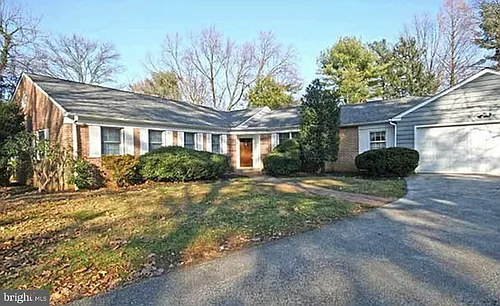 1121 Club House Rd Photo 1