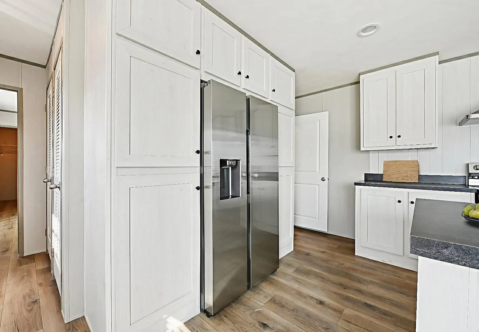 3 bed, 2.0 bath, 1216 sqft, $1,945 — Photo 4