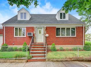 1323 Lowell Ave, New Hyde Park, NY 11040