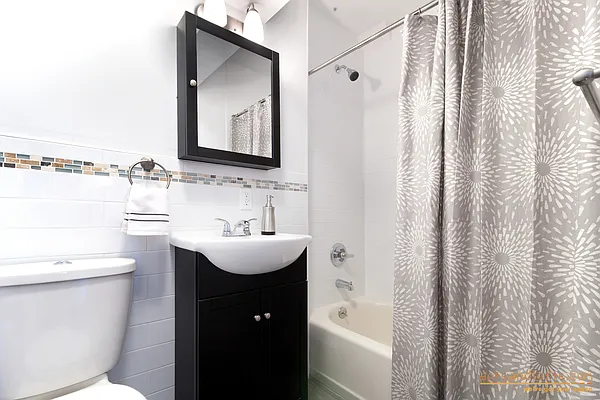 Rented by aptsandlofts.com | media 23