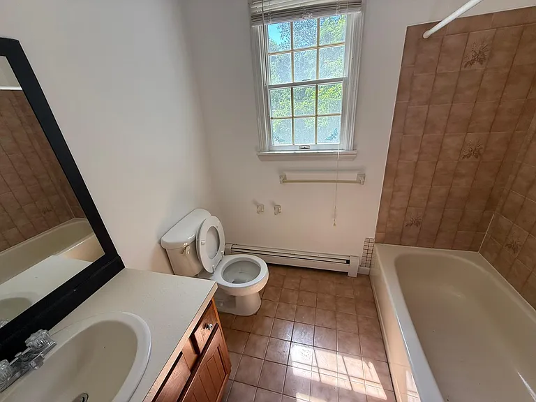 82 Upton Dr — Photo 17