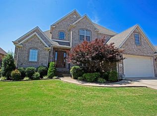 5615 S Chadwick Dr, Rogers, AR 72758