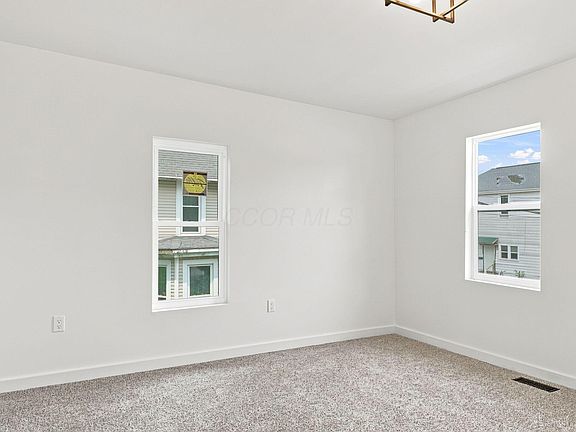 4th image of 121 New St