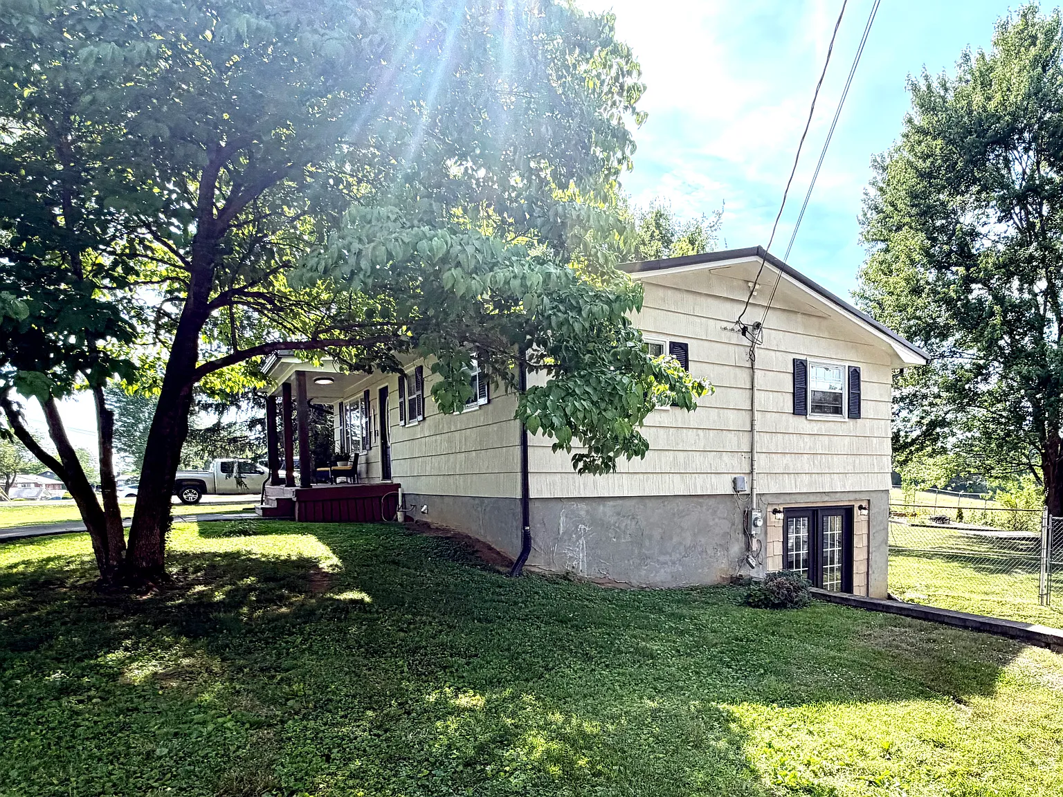 2 bed, 1400 sqft, $1,800 — Photo 2