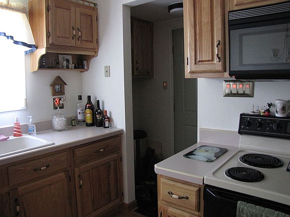 4th image of 1014 Dudley Rd